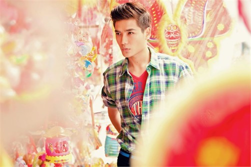 Nukan Trần v&agrave; Tuyết Nhi  xuống phố m&ugrave;a thu